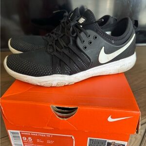 Nike Black and white Athletic Shoes